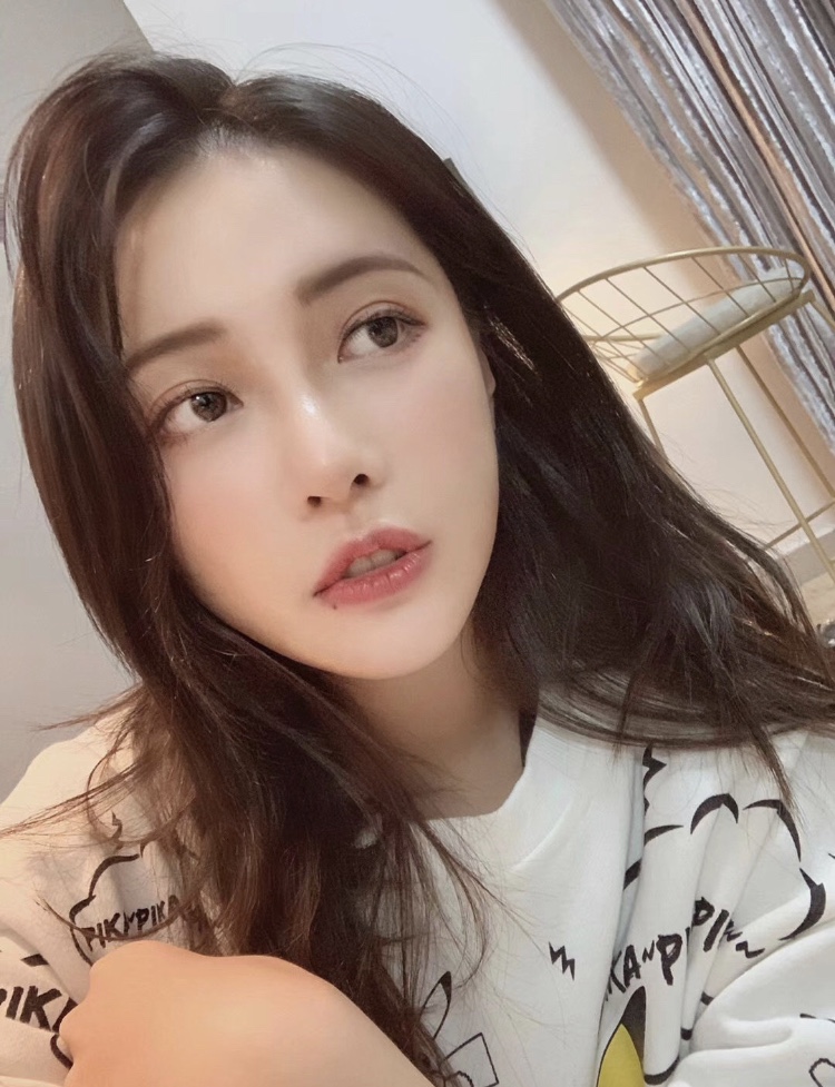 推特女神最新动态，小巷深处的独特风情揭秘（涉黄警示）