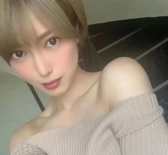 美绪写真集，小巷深处的独特风情揭秘。